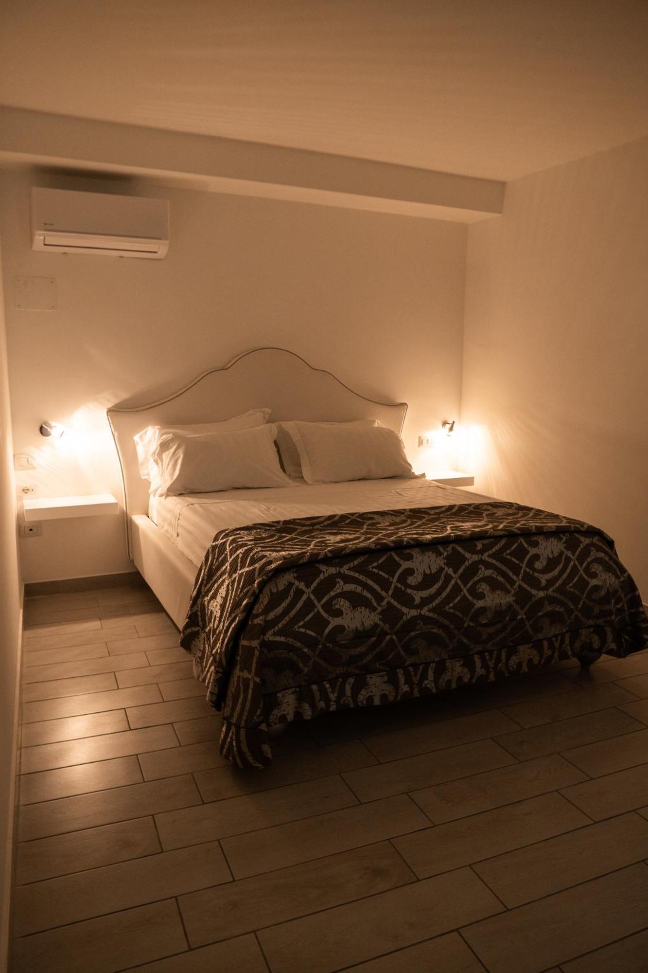 Suite D'Elite Chiaia Neapel Exterior foto