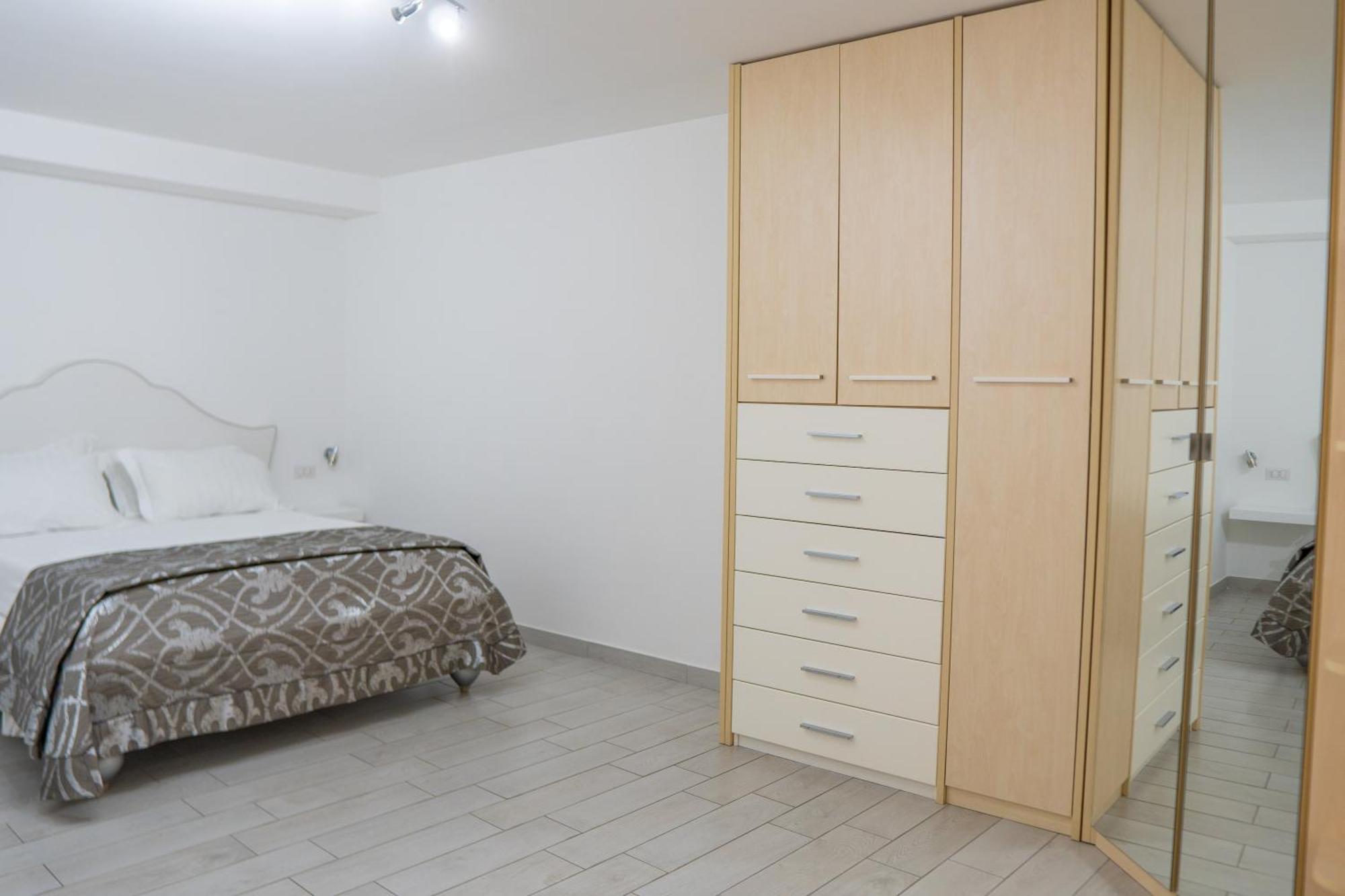 Suite D'Elite Chiaia Neapel Exterior foto