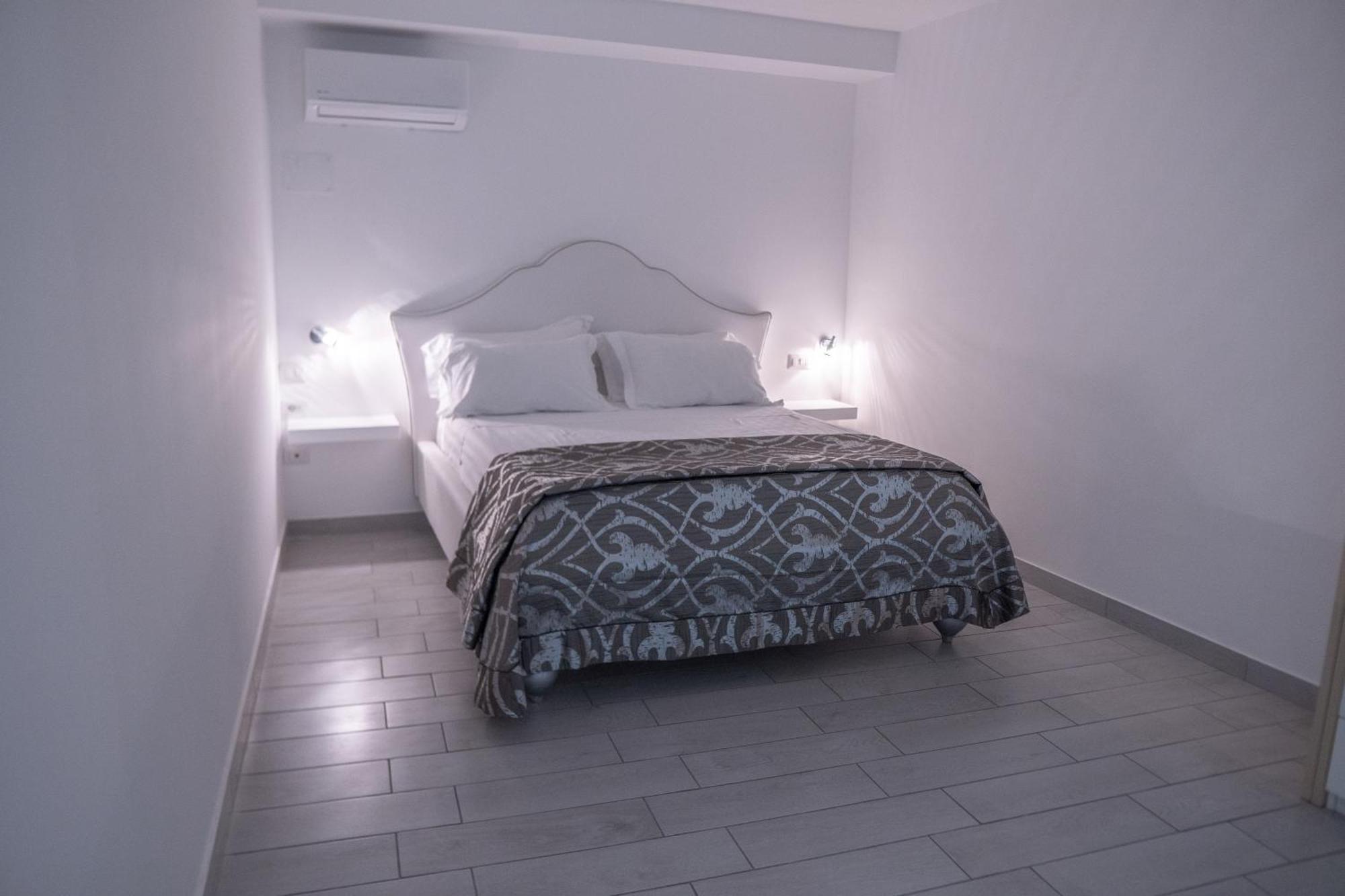 Suite D'Elite Chiaia Neapel Exterior foto