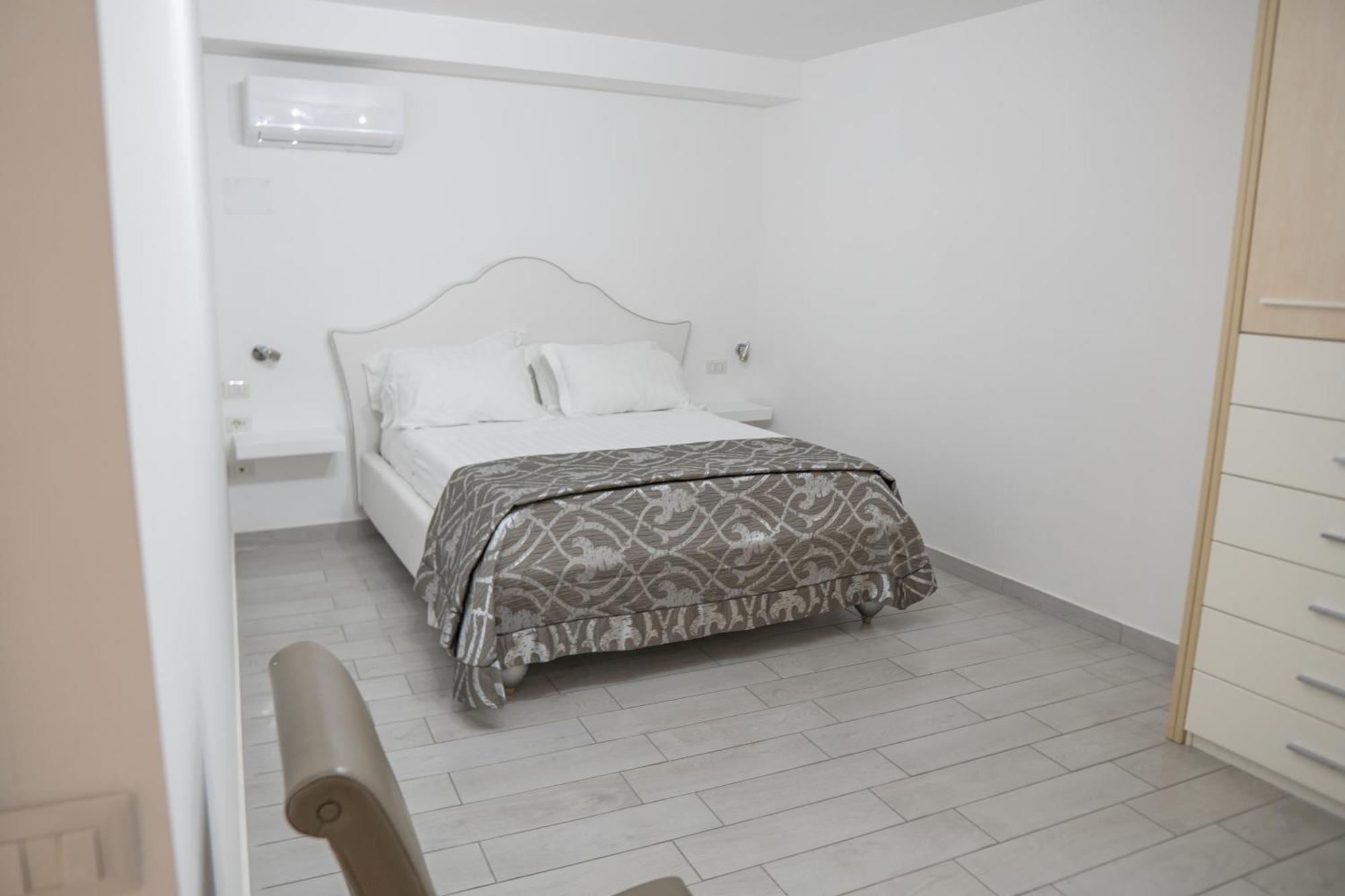 Suite D'Elite Chiaia Neapel Exterior foto